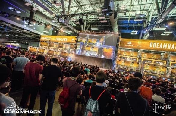 多偏向礼服 多偏向礼服